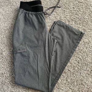 Jaanuu Arya Move Cargo Scrubs in XS